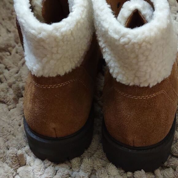 New Marc Fisher Women's Size 9M Hiking Boot Gorpcore Lace up Tan Suede Lace up - Picture 4 of 9